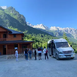 Bujtina Malaj Валбона